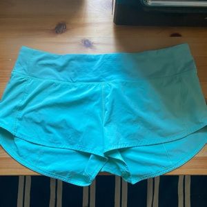 Lululemon 2.5” speed up shorts size 8
